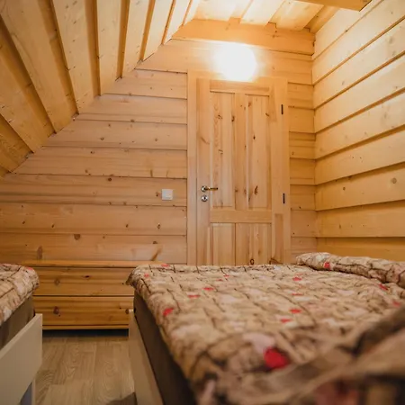 Chalupka Pod Lesom Tatil Evi *
